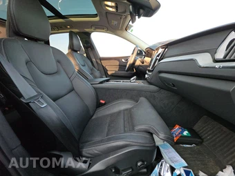 2025 Volvo XC60 B5 Ultra – miniatura 8