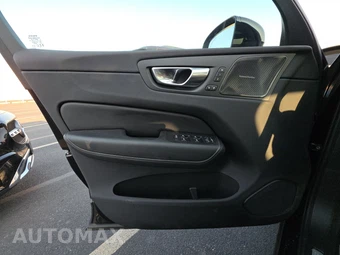 2025 Volvo XC60 B5 Ultra – miniatura 9