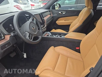 2025 Volvo XC60 B5 Ultra - miniatura 7