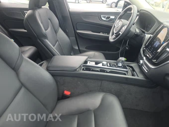 2025 Volvo XC60 Core Dark Theme - miniatura 8