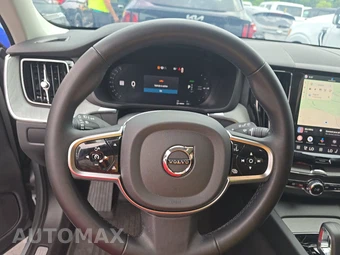 2025 Volvo XC60 Plug-In Hybrid T8 Plus - miniatura 10