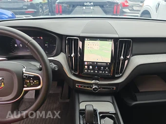 2025 Volvo XC60 Plug-In Hybrid T8 Plus - miniatura 11