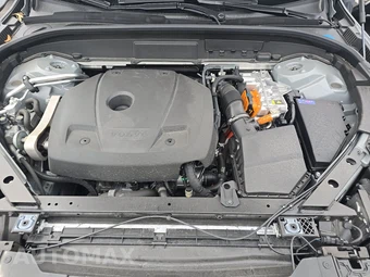 2025 Volvo XC60 Plug-In Hybrid T8 Plus - miniatura 15