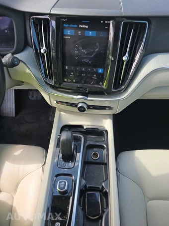 2025 Volvo XC60 Plug-In Hybrid T8 Plus - miniatura 11