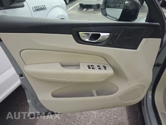 2025 Volvo XC60 Plug-In Hybrid T8 Ultra - miniatura 9
