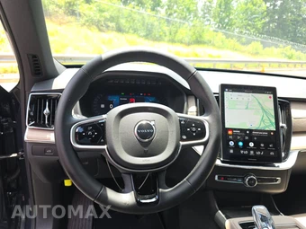2025 Volvo XC90 Core 7-Passenger – miniatura 10