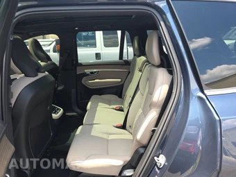 2025 Volvo XC90 Core 7-Passenger – miniatura 13