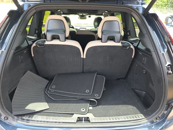 2025 Volvo XC90 Core 7-Passenger – miniatura 17