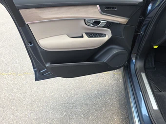 2025 Volvo XC90 Core 7-Passenger – miniatura 9