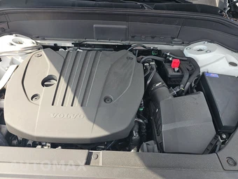 2025 Volvo XC90 Core 7-Passenger – miniatura 16