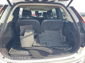 2025 Volvo XC90 Core 7-Passenger – miniatura 17