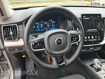 2025 Volvo XC90 Core 7-Passenger – miniatura 10