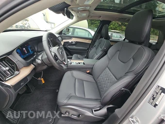 2025 Volvo XC90 Core 7-Passenger – miniatura 7
