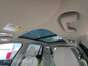 2025 Volvo XC90 Core 7-Passenger – miniatura 18