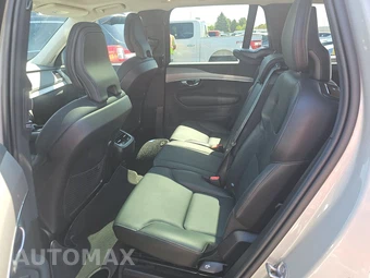 2025 Volvo XC90 Core 7-Passenger – miniatura 9