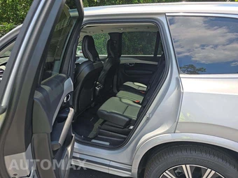 2025 Volvo XC90 Core 7-Passenger – miniatura 10