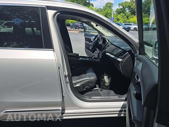 2025 Volvo XC90 Core 7-Passenger – miniatura 16