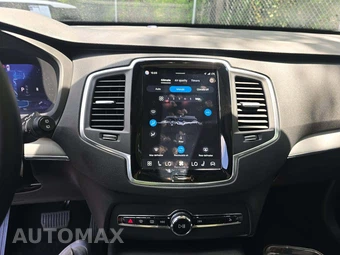 2025 Volvo XC90 Core 7-Passenger – miniatura 7