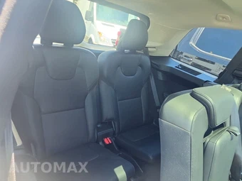 2025 Volvo XC90 Core 7-Passenger – miniatura 14