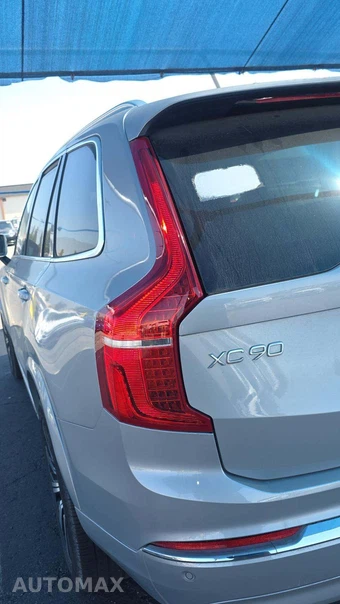 2025 Volvo XC90 Core 7-Passenger – miniatura 30