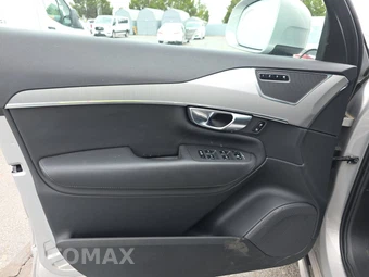 2025 Volvo XC90 Core 7-Passenger – miniatura 15