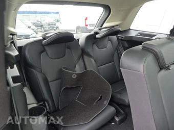 2025 Volvo XC90 Core 7-Passenger – miniatura 17