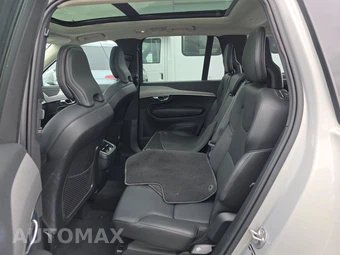 2025 Volvo XC90 Core 7-Passenger – miniatura 9