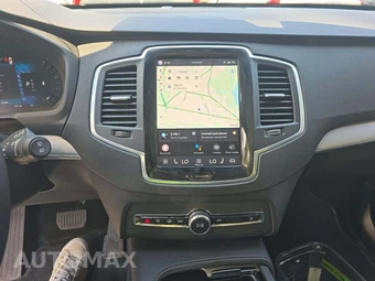 2025 Volvo XC90 Core 7-Passenger – miniatura 10