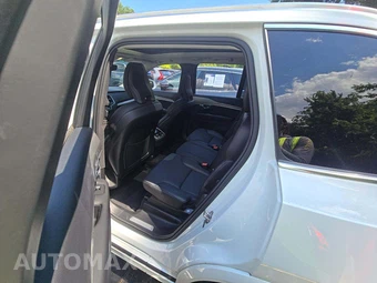 2025 Volvo XC90 Core 7-Passenger – miniatura 13