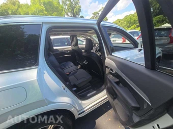 2025 Volvo XC90 Core 7-Passenger – miniatura 17