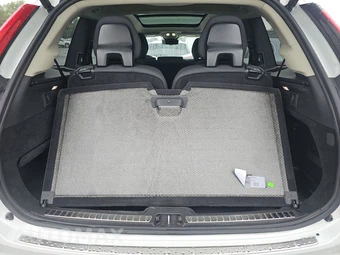2025 Volvo XC90 Plug-In Hybrid Core 7-Passenger - miniatura 17