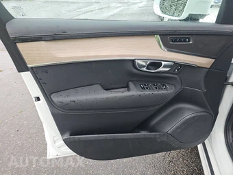 2025 Volvo XC90 Plug-In Hybrid Core 7-Passenger - miniatura 9