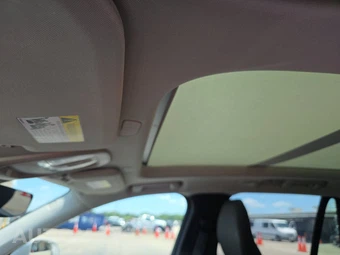 2025 Volvo XC90 Plug-In Hybrid Plus 6-Passenger - miniatura 17
