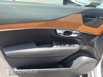 2025 Volvo XC90 Plug-In Hybrid Plus 6-Passenger - miniatura 9