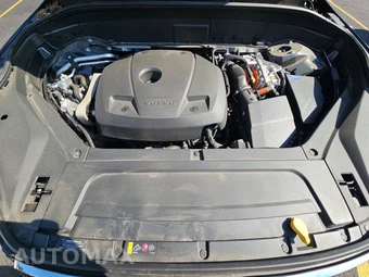 2025 Volvo XC90 Plug-In Hybrid Plus 6-Passenger - miniatura 16