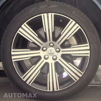 2025 Volvo XC90 Plug-In Hybrid Plus 6-Passenger - miniatura 23