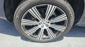 2025 Volvo XC90 Plug-In Hybrid Plus 6-Passenger - miniatura 25