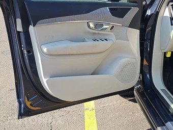 2025 Volvo XC90 Plug-In Hybrid Plus 6-Passenger - miniatura 9