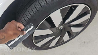 2025 Volvo XC90 Plug-In Hybrid Plus 6-Passenger - miniatura 25