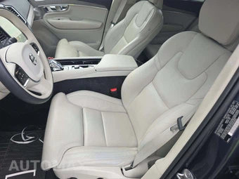 2025 Volvo XC90 Plug-In Hybrid Ultra 6-Passenger - miniatura 3