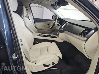 2025 Volvo XC90 Plug-In Hybrid Ultra 6-Passenger – miniatura 8