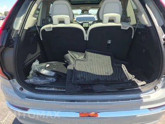 2025 Volvo XC90 Plug-In Hybrid Ultra 6-Passenger - miniatura 17