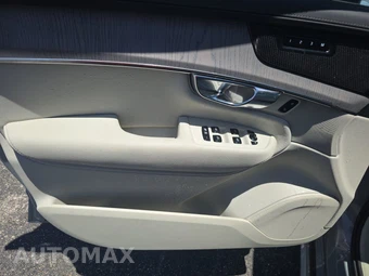 2025 Volvo XC90 Plug-In Hybrid Ultra 6-Passenger - miniatura 9
