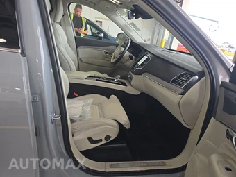 2025 Volvo XC90 Plug-In Hybrid Ultra 7-Passenger - miniatura 8