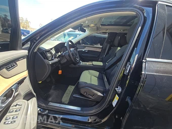 2025 Volvo XC90 Plus 6-Passenger – miniatura 7