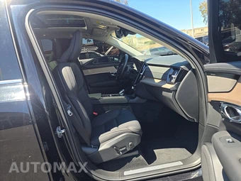 2025 Volvo XC90 Plus 6-Passenger – miniatura 8