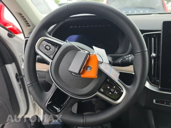 2025 Volvo XC90 Plus 7-Passenger - miniatura 10