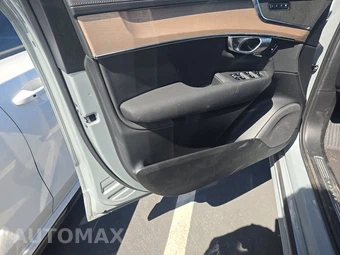2025 Volvo XC90 Plus 7-Passenger - miniatura 9