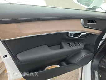 2025 Volvo XC90 Plus 7-Passenger - miniatura 9