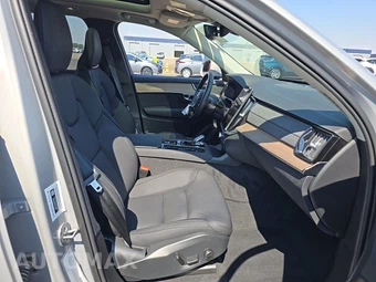 2025 Volvo XC90 Plus 7-Passenger - miniatura 8